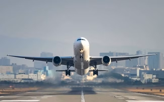 政府总理要求仔细审查新成立航空公司的相关事宜 ảnh 1