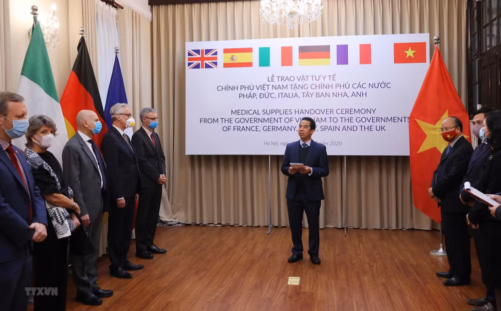 《美国外交官亚太时事杂志》:越南助力其他国家应对新冠肺炎疫情 ảnh 1 《美国外交官亚太时事杂志》:越南助力其他国家应对新冠肺炎疫情 ảnh 1
