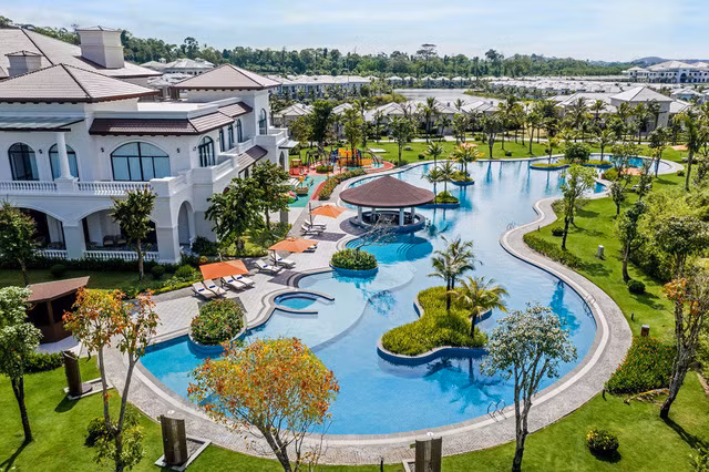 越航和Vinpearl将为一线医务人员队伍免费赠送5千个度假套餐 ảnh 1 越航和Vinpearl将为一线医务人员队伍免费赠送5千个度假套餐 ảnh 1