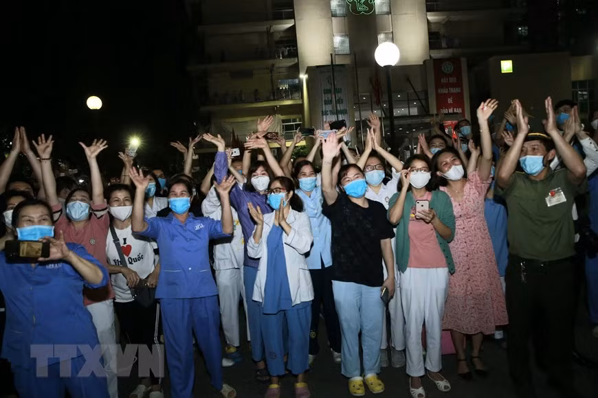 白梅医院完成14天的隔离期并恢复普通门诊 ảnh 1
