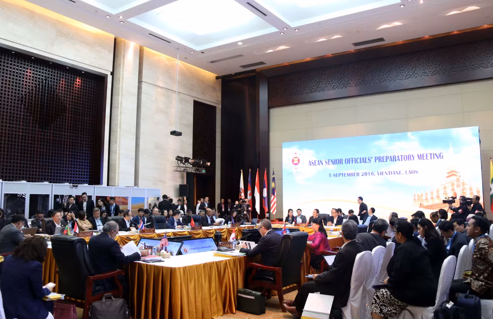 东盟高官会议在万象召开 ảnh 1