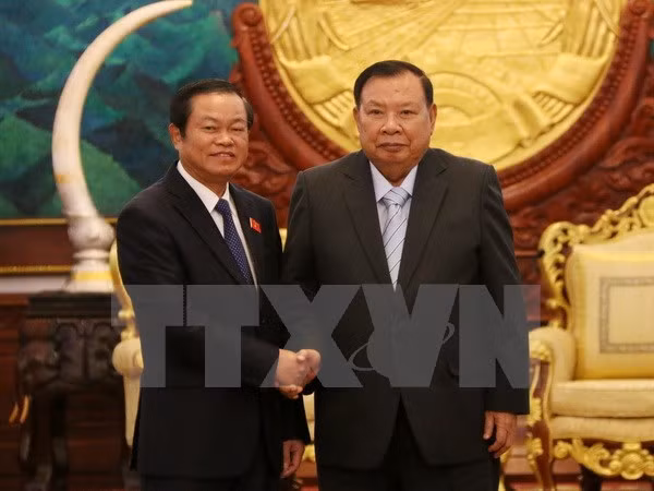 老挝领导人对越老两国国会的关系予以高度评价 ảnh 1