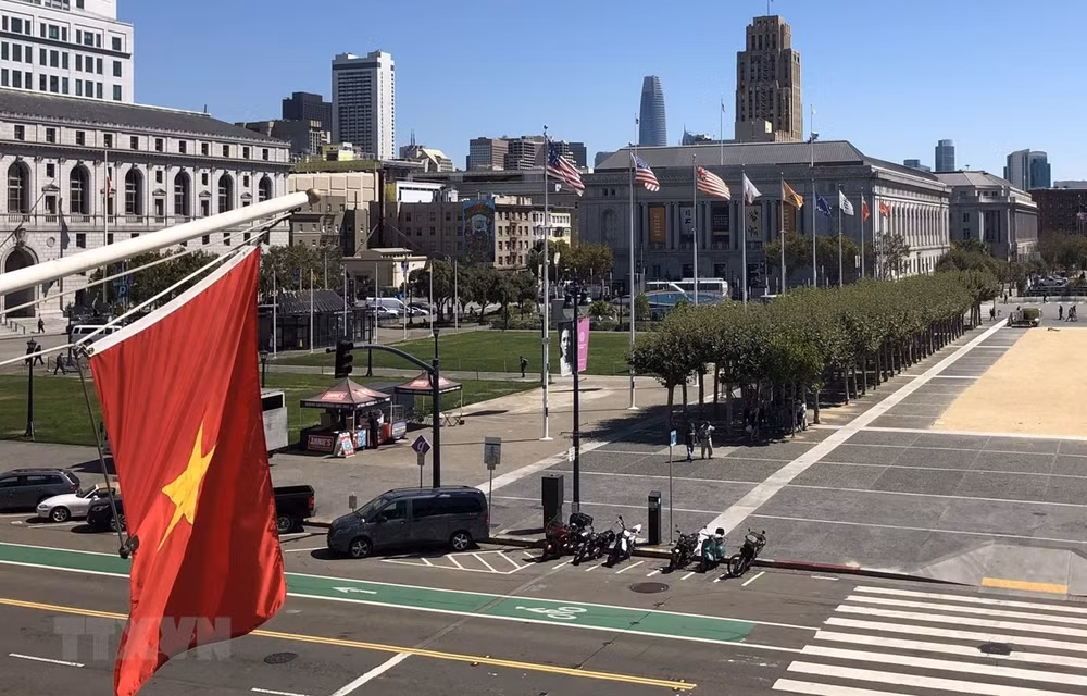 越南国庆76周年:越南国旗升旗仪式在美国旧金山举行 ảnh 1 越南国庆76周年:越南国旗升旗仪式在美国旧金山举行 ảnh 1
