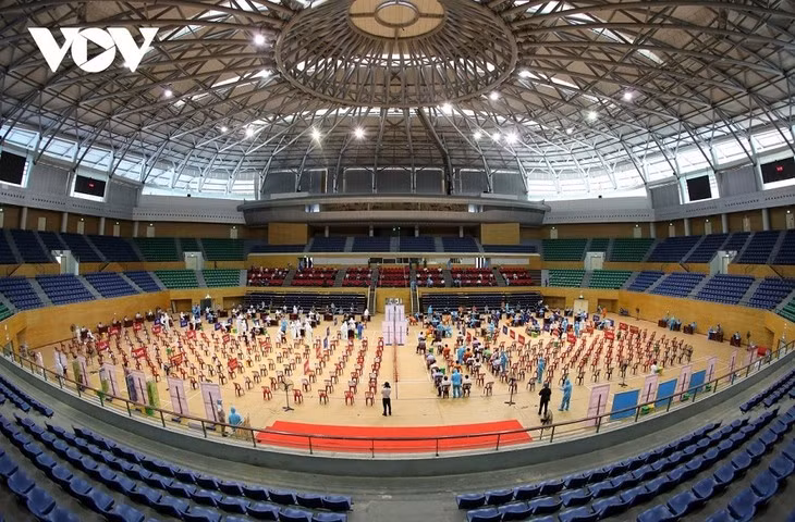 防控新冠肺炎疫情：适应促发展 ảnh 1