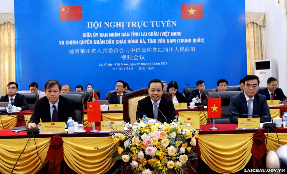 越南莱州省人民委员会与中国云南省红河州人民政府视频会议 ảnh 1