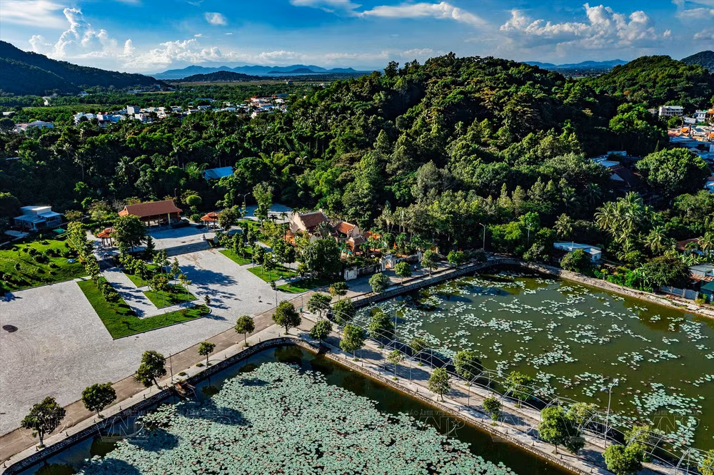 赴河仙瞻仰鄚玖陵 ảnh 1