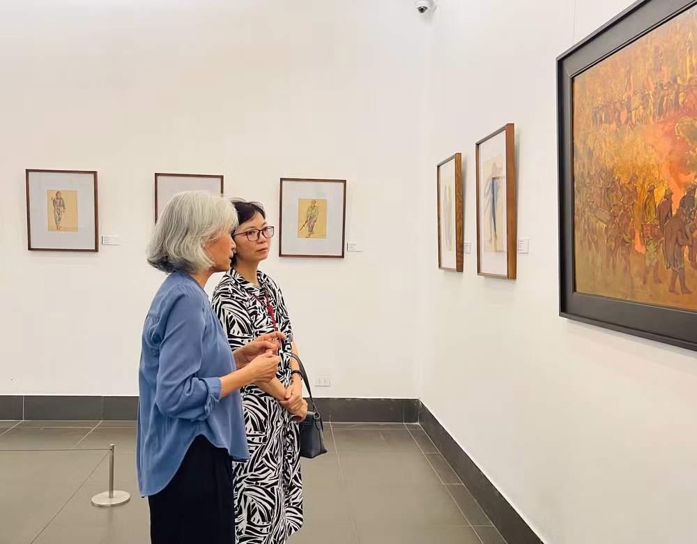 “前往奠边之路”展会在越南美术博物馆举行 ảnh 1 “前往奠边之路”展会在越南美术博物馆举行 ảnh 1