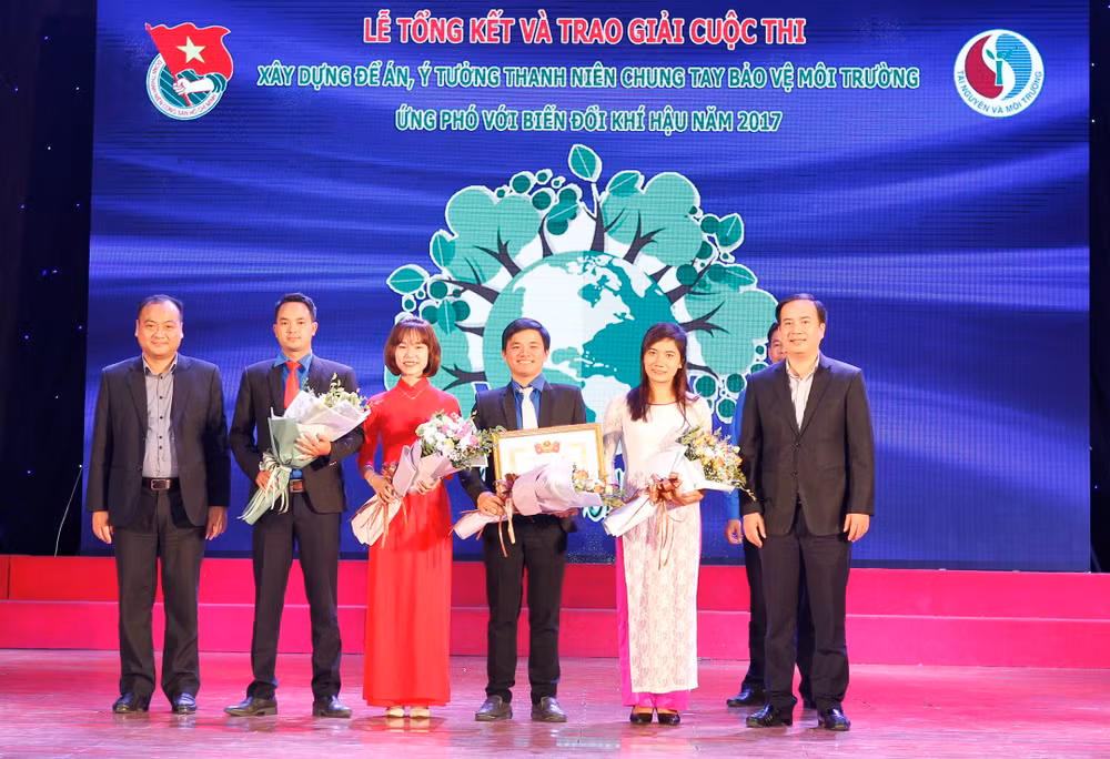 发挥青年在应对气候变化中的关键作用 ảnh 2