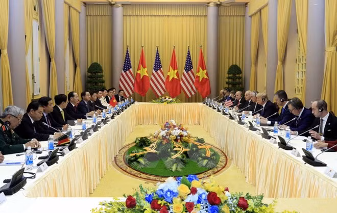 越南国家主席陈大光与美国总统特朗普举行会谈 ảnh 3