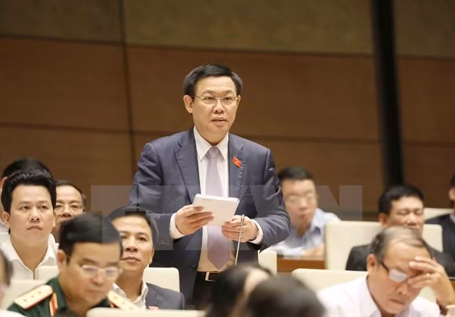 第十四届国会第四次会议:财政部长丁进勇接受国会代表质询 ảnh 3 第十四届国会第四次会议:财政部长丁进勇接受国会代表质询 ảnh 3