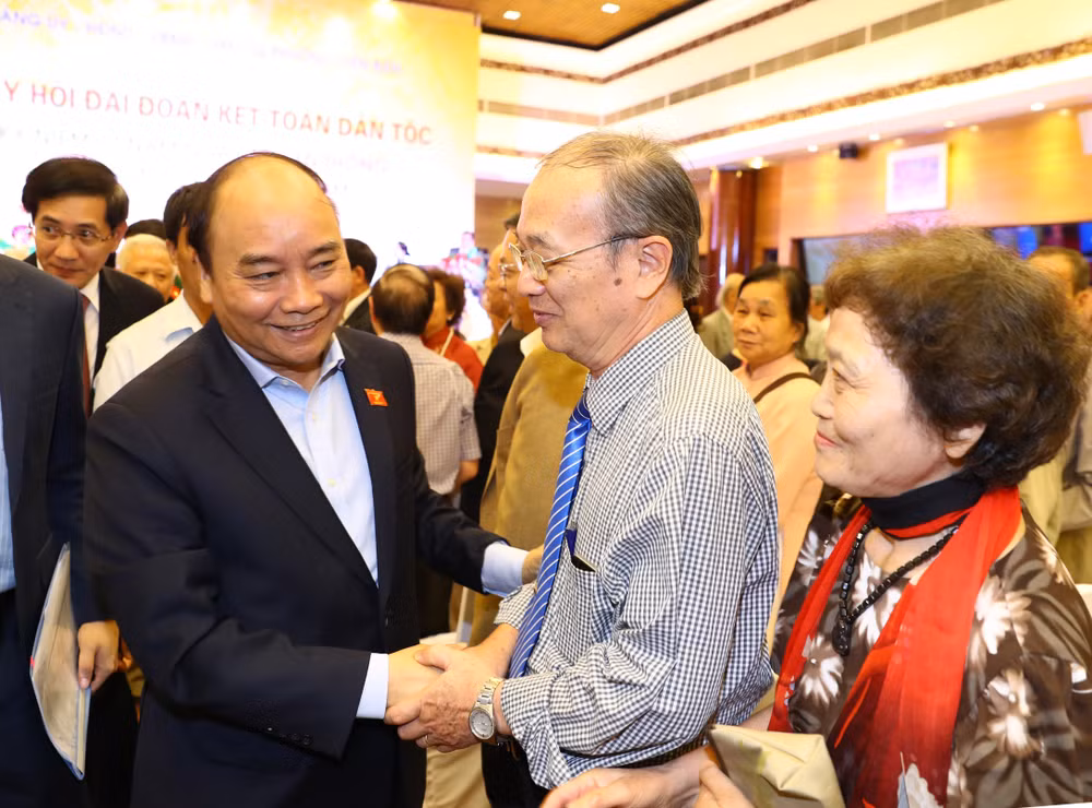阮春福总理出席河内市巴亭郡奠边坊全民大团结日庆祝活动 ảnh 1