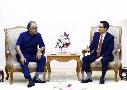 越南政府副总理武德儋会见亚足联主席谢赫 ảnh 1 越南政府副总理武德儋会见亚足联主席谢赫 ảnh 1