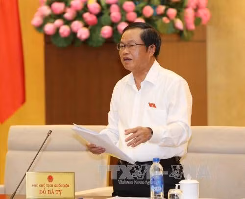 国会副主席杜伯巳会见中国驻越大使洪小勇 ảnh 1 国会副主席杜伯巳会见中国驻越大使洪小勇 ảnh 1