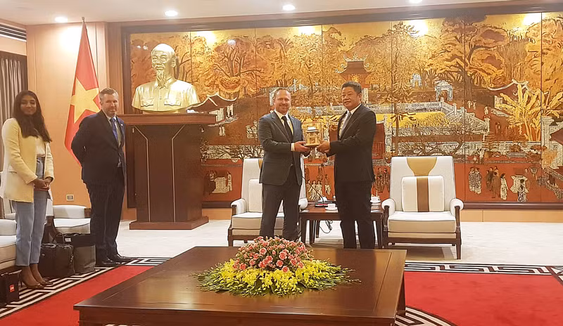 促进美国有线电视新闻网与河内间合作 ảnh 1