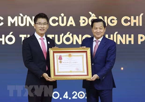 政府副总理黎明慨:三星力争成为越南优秀的人才培养中心 ảnh 2 政府副总理黎明慨:三星力争成为越南优秀的人才培养中心 ảnh 2