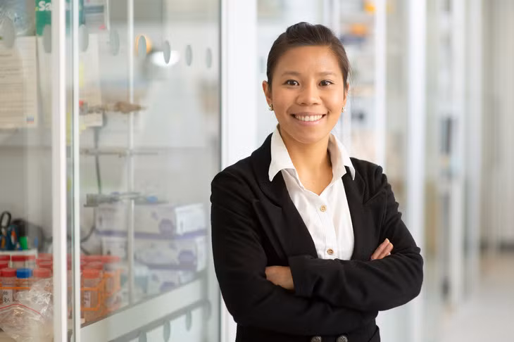 越南首位科学家荣获英国Colworth奖章 ảnh 1