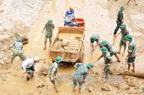 越南北部暴雨洪灾造成26人死亡 15人失踪 经济损失达 9400亿越盾 ảnh 1