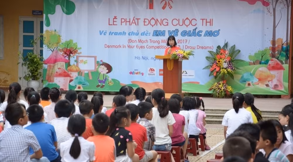 2017年“在我眼里的丹麦“的儿童绘画竞赛在河内启动 ảnh 1