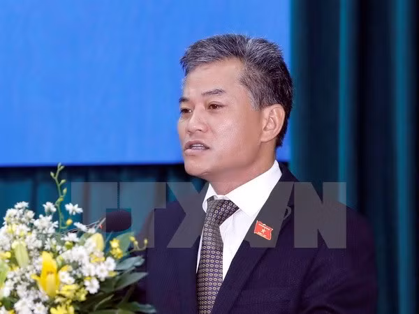 越南授予韩国驻越大使馆公使兼总领事 “致力于各民族和平与友谊”纪念章 ảnh 1