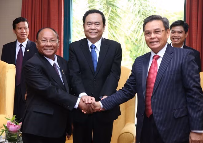 越老建交55周年： 越老两国祖国阵线加强合作 ảnh 1