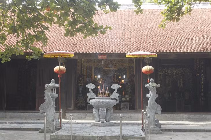 兴安省供奉玉皇大帝的古祠 ảnh 2