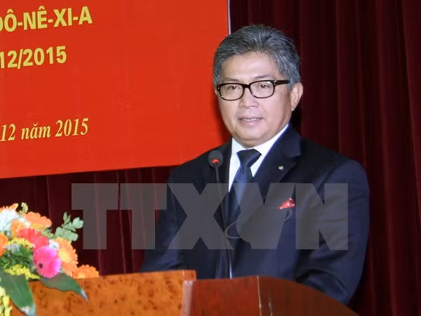越南授予印尼驻越大使Mayerfas“致力于各民族和平友谊”纪念章 ảnh 1 越南授予印尼驻越大使Mayerfas“致力于各民族和平友谊”纪念章 ảnh 1