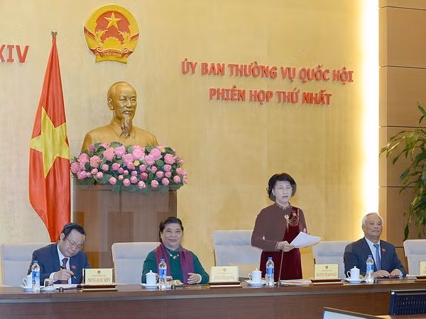 越南第十四届国会常委会召开第一次会议 ảnh 1 越南第十四届国会常委会召开第一次会议 ảnh 1