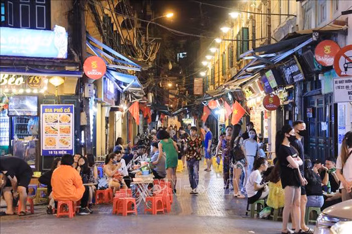 越南力争打造丰富多彩、独具一格的夜间旅游产品 ảnh 2