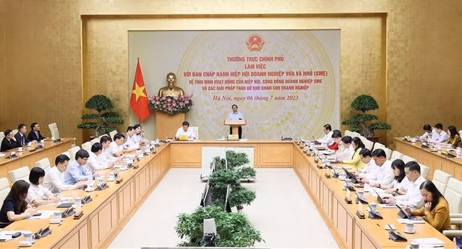 政府总理范明政:银行需大力落实政府关于纾解企业生产经营困难的决议 ảnh 1 政府总理范明政:银行需大力落实政府关于纾解企业生产经营困难的决议 ảnh 1