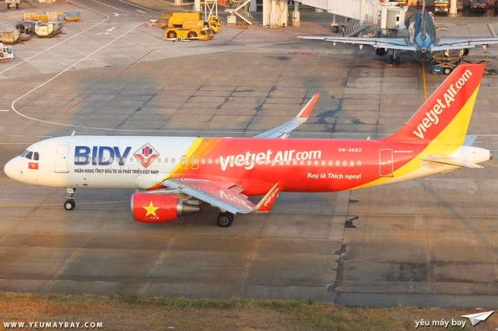 受台风“莫拉菲”的影响 越捷航空对部分航班进行调整 ảnh 1