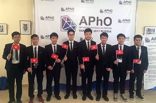 2017亚洲物理学奥林匹克竞赛：越南7名学生获奖 ảnh 1