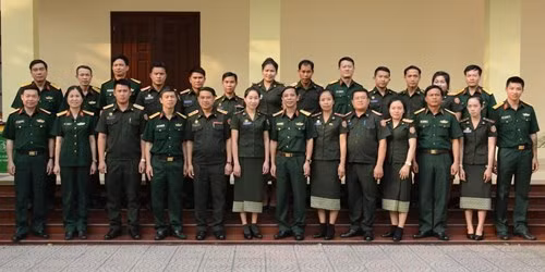 越南国防部为老挝国防部直属单位的工作人员举行培训班 ảnh 1 越南国防部为老挝国防部直属单位的工作人员举行培训班 ảnh 1