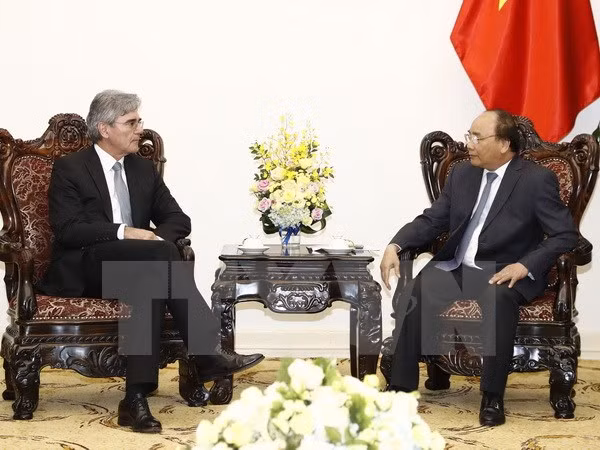 阮春福总理会见德国西门子集团首席执行官 ảnh 1