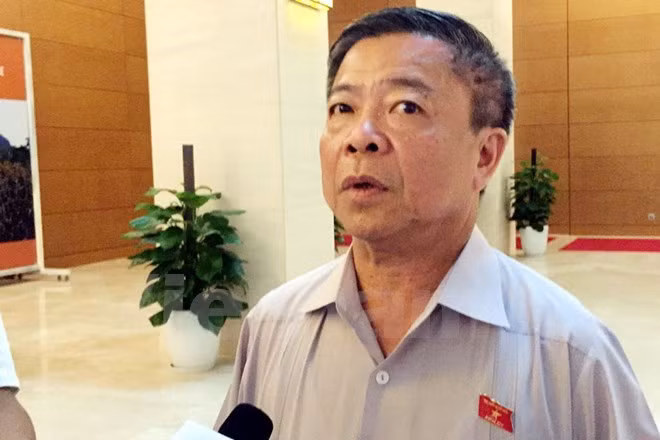 越南国会常委会接受武金巨辞去第十四届国会代表职务的请求 ảnh 1
