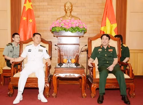 越南人民军总政治局主任会见中国人民解放军海军政治委员 ảnh 1