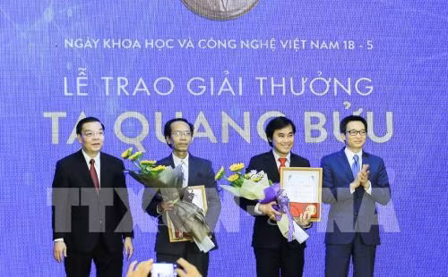 越南政府副总理武德儋: 2017年谢光宝奖在越南科技领域的地位日益提升 ảnh 1