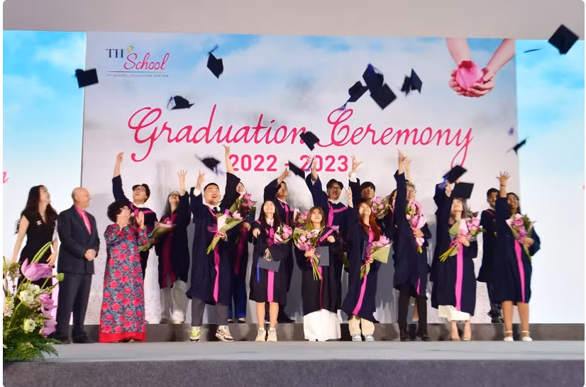 学校总校长：“走吧，做你自己！” ảnh 1