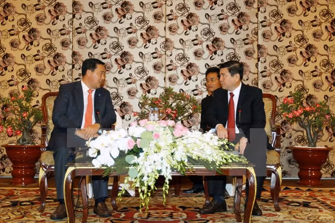 胡志明市领导人会见柬埔寨人民党中央外委会代表团 ảnh 1 胡志明市领导人会见柬埔寨人民党中央外委会代表团 ảnh 1
