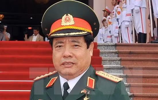 越南国防部长冯光清大将会见柬埔寨内政部国务秘书艾桑安 ảnh 1