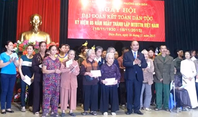 全国各地纷纷举行越南祖国阵线传统日85周年纪念活动 ảnh 1