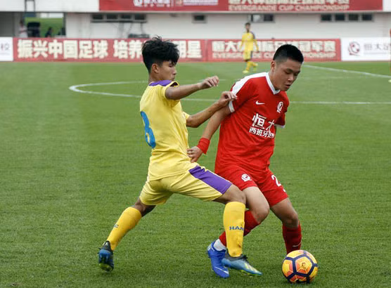 越南河内U17队1比0击败中国广州恒大U17队 ảnh 1