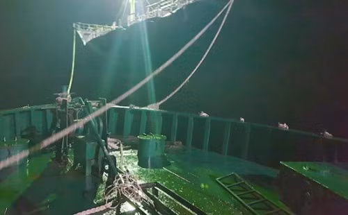 越南破获一起海上汽油走私案 当场抓获犯罪嫌疑人7名 ảnh 1