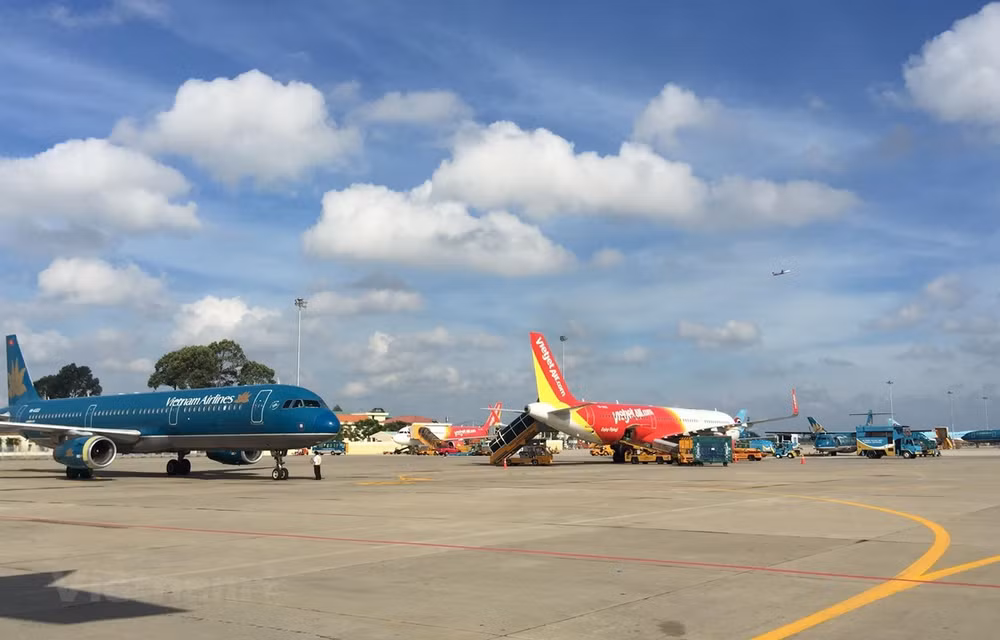 越南各家航空公司增加运力迎春运 日航班量最高达1200架次 ảnh 1