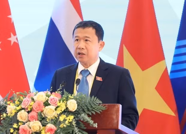 越南出席法语国家议会联盟委员会会议 ảnh 1