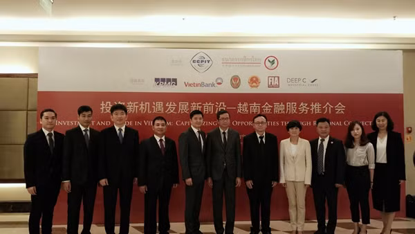 越南金融服务推介会在中国广西南宁市举行 ảnh 1 越南金融服务推介会在中国广西南宁市举行 ảnh 1