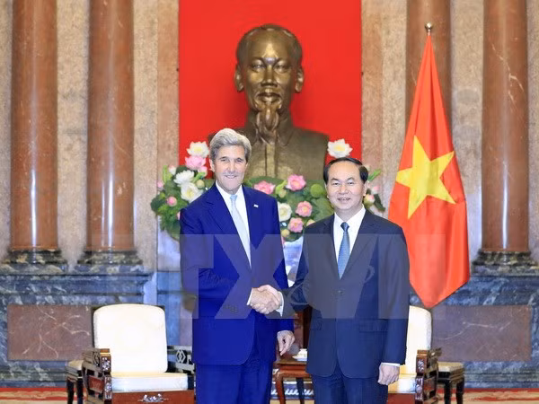 国家主席陈大光会见美国前国务卿约翰·克里 ảnh 1