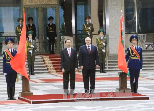 国家主席陈大光与白俄罗斯总统亚历山大·卢卡申科举行会谈 ảnh 2 国家主席陈大光与白俄罗斯总统亚历山大·卢卡申科举行会谈 ảnh 2