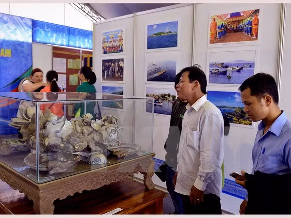 越南海洋与岛屿文化遗产展在广南省开展 ảnh 1