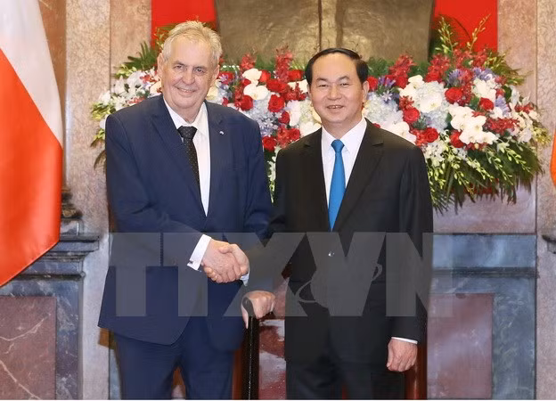 旅捷越南人对捷克总统米洛什•泽曼访越之旅充满期望 ảnh 1