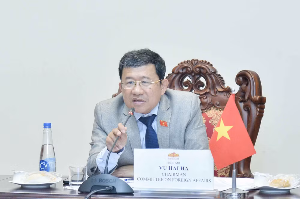 加强议会合作，巩固越老柬友好关系 ảnh 1